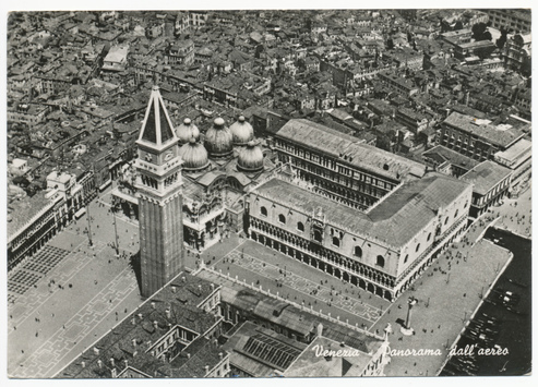 Vorschaubild Venedig: Luftaufnahme mit San Marco und Dogenpalast, gelaufene Postkarte 1951 